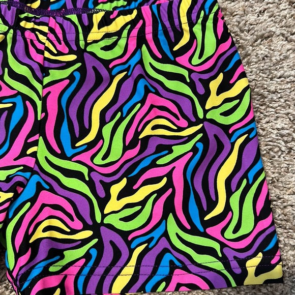 Patterned Spandex - Picture 2 of 5